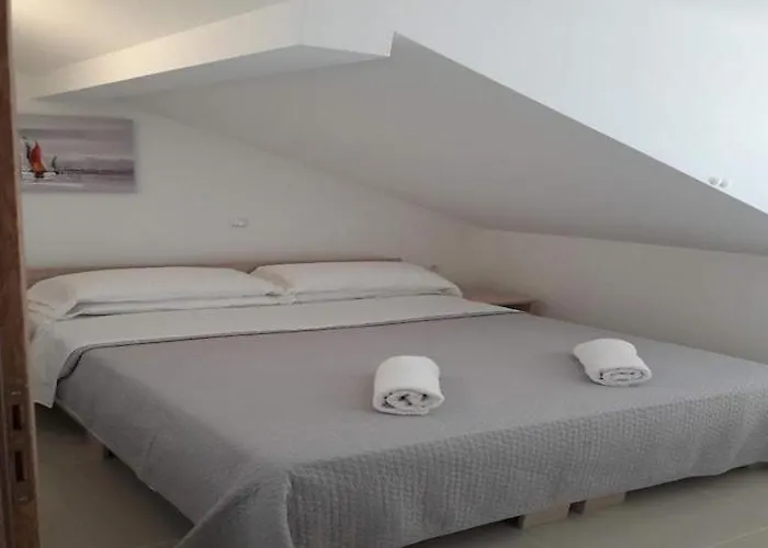 Mlikota - One Bedroom With Balcony