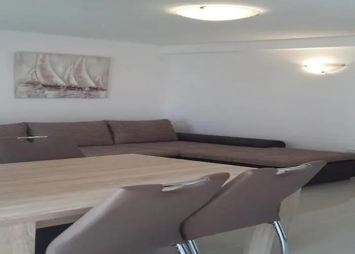 Mlikota - One Bedroom With Balcony * Zaton (Zadar)
