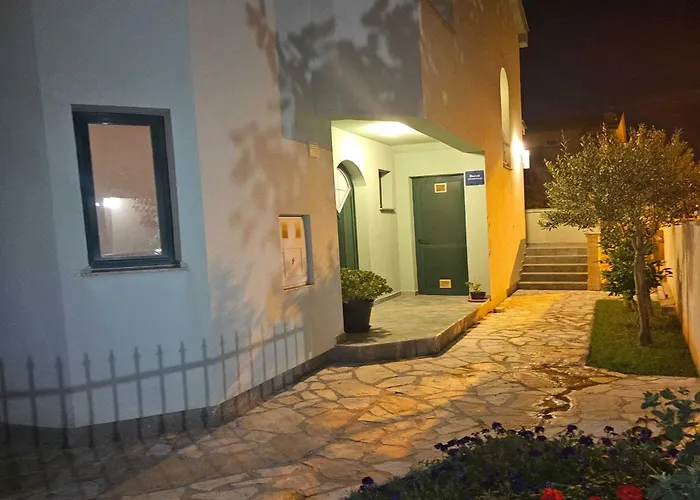 Apartment Mlikota - One Bedroom With Balcony Zaton (Zadar)