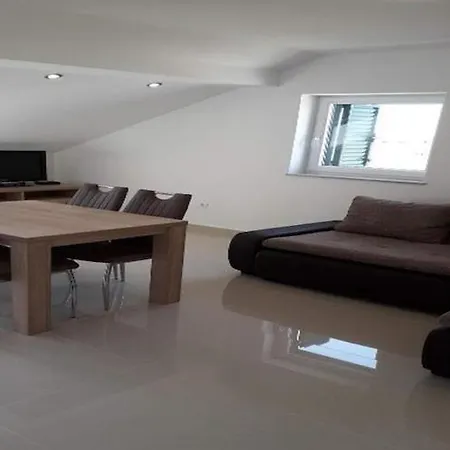 Mlikota - One Bedroom With Balcony *