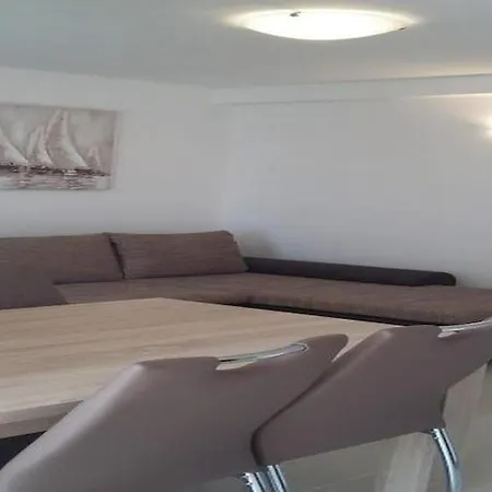 Mlikota - One Bedroom With Balcony * Zaton (Zadar)