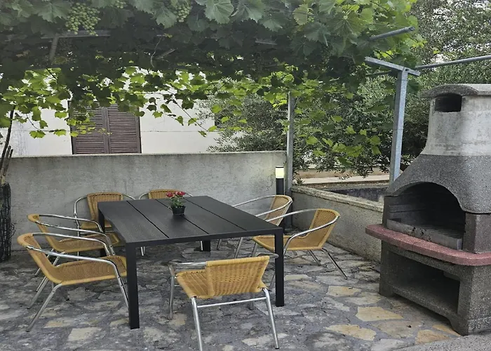 Apartman Mlikota - One Bedroom With Balcony